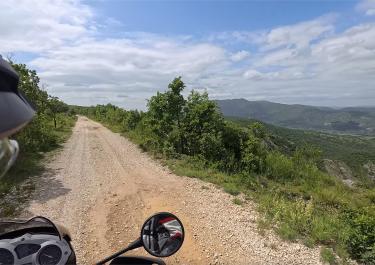 Offroad Kroatien Entlang der Eisenbahn 