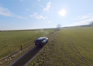 Zum Windpark über dem Diemeltal